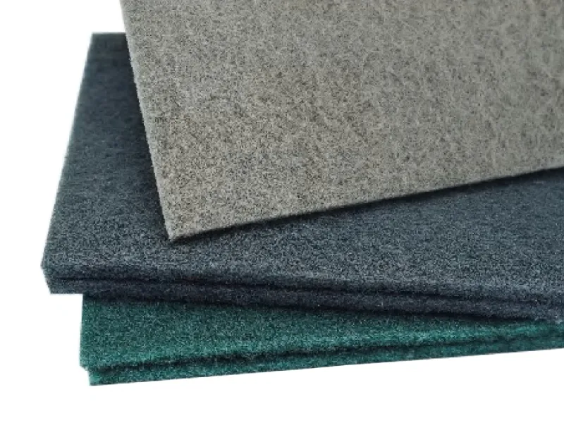 不織布精練ロールおよびパッド