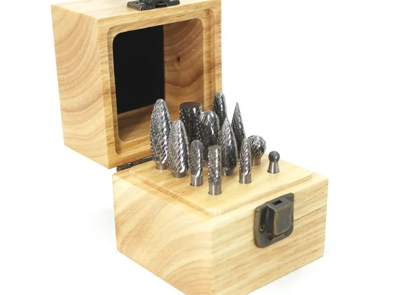 12個の超硬バーセット